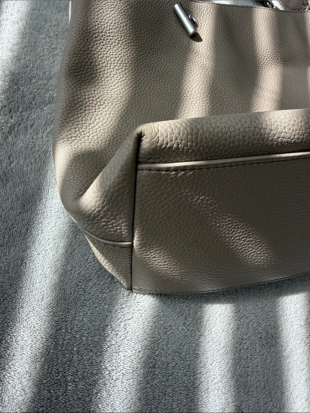 Tory Burch Pebbled Leather Ivy Tote in Taupe